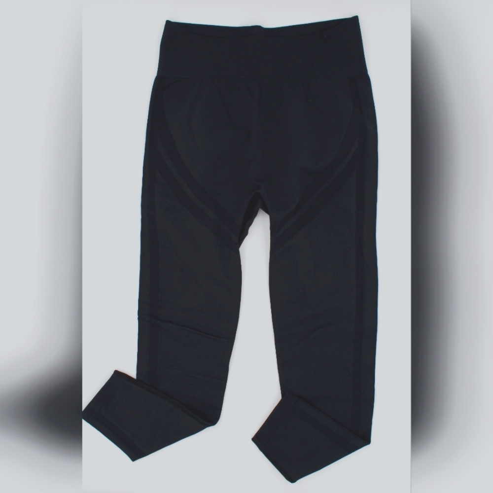 Black Ribbed Activewear Leggings – Size M